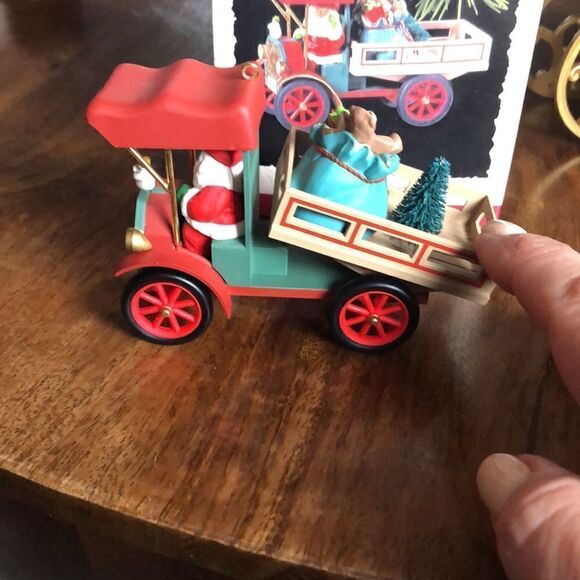 Hallmark Keepsake 2 Ornaments-Happy Haul-idays Here Comes Santa & Santa’s Sleigh - Picture 6 of 10